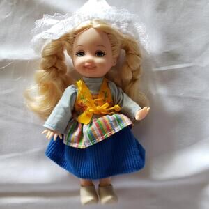 Mattel Kelly Barbie Friends Of The World Holland Attire 4"